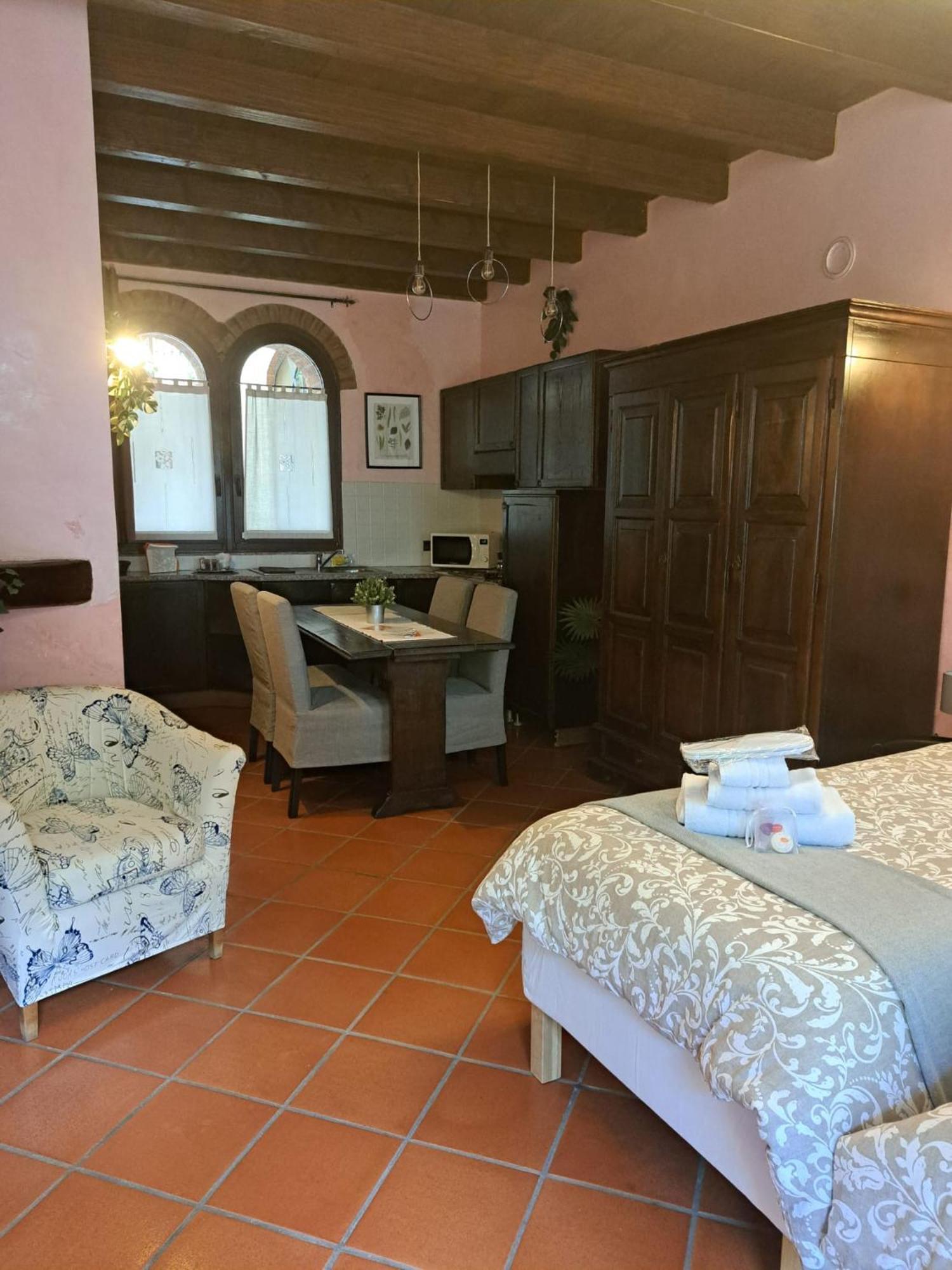 Monolocale Elvira Abbadesse Guest House Milán Exterior foto